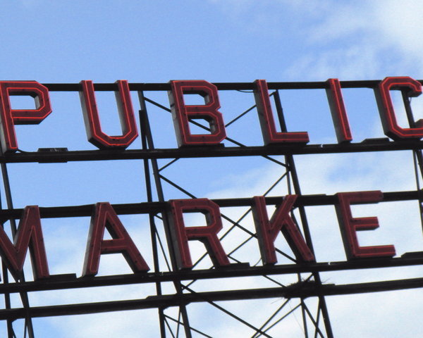 Pike Place sign