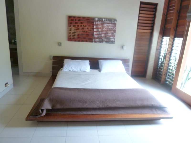 one of the bedroom of a 4000 $ rent per week holidays house 