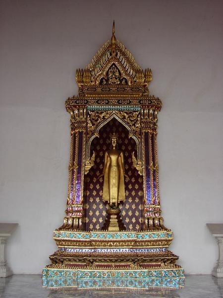 Wall altar - Temple of the Reclining Buddha