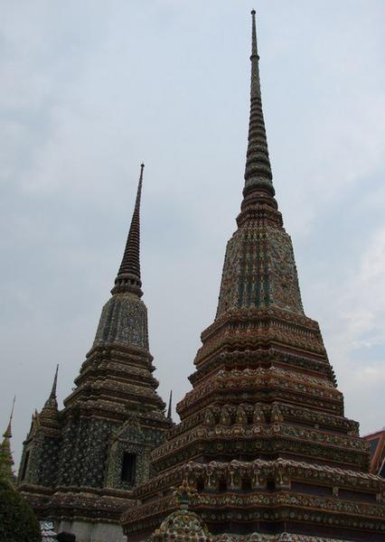 Pagodas dedicated to the reign of former kings