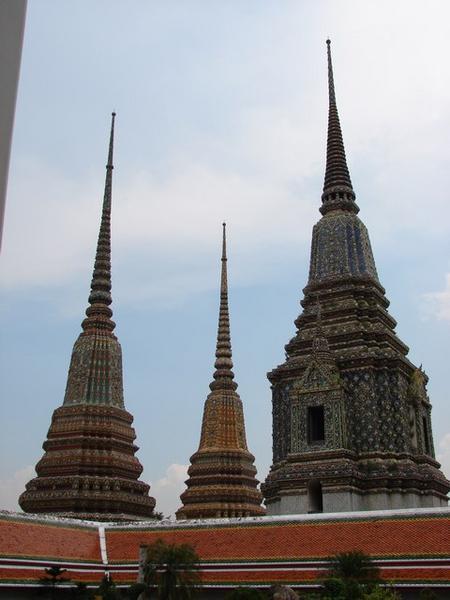 Pagodas dedicated to the reign of former kings