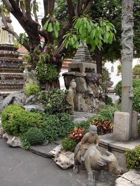 Minature park in courtyard - Temple of Reclining Buddha