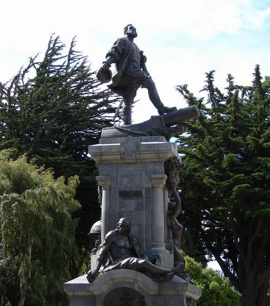 Ferdinand Magellan statue in Plaza Munoz Gamero