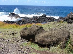 Ahu Tarakiu Moai
