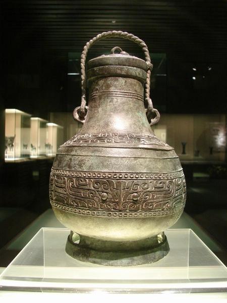 Hu (wine vessel) with Animal mask design - 15-13th century BC