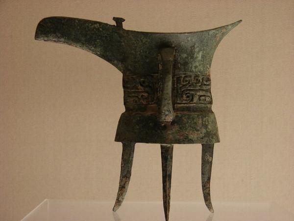 Jue (wine vessel) with Animal mask -16-15th century BC