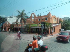 Cozumel from the bus 