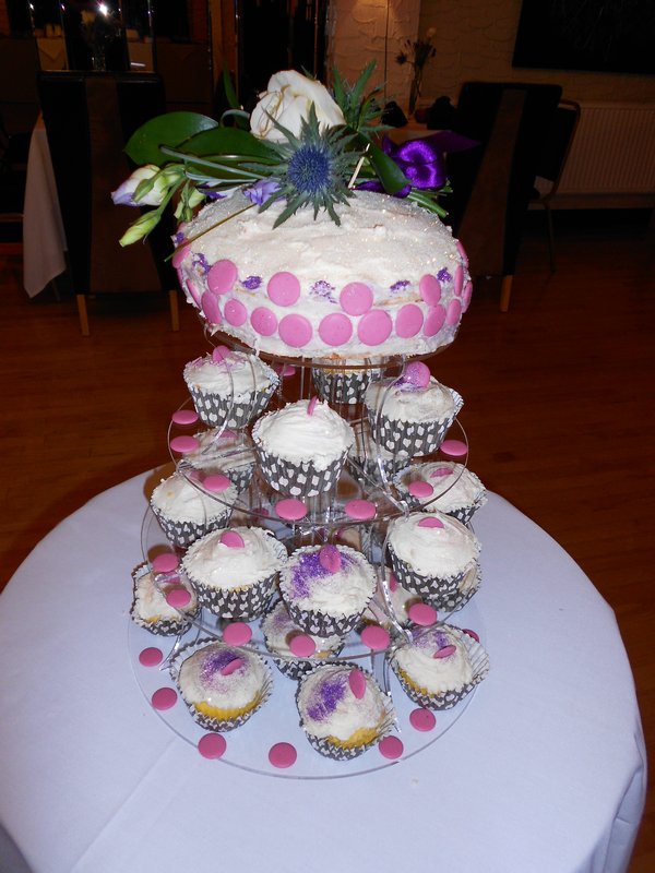 the cupcake wedding cake