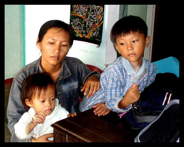 Thao, Rin and Kin having their family assessment 