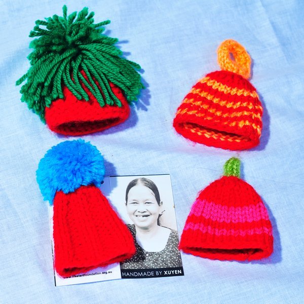 KNITTED EGG HATS