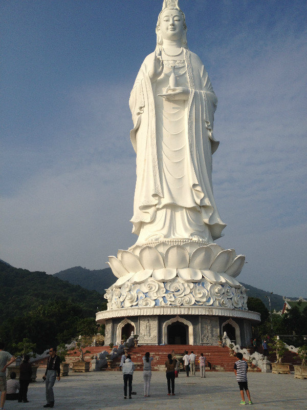 Quan The Am Statue, Da Nang