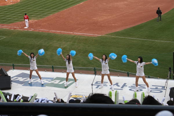 Doosan Cheerleaders