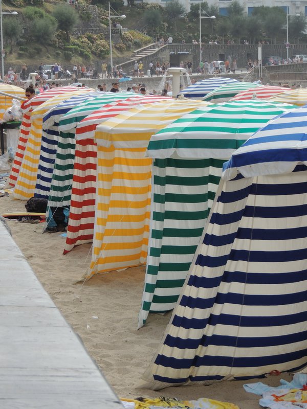Sonnescherm am Strand vo Biarritz