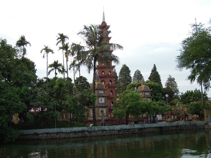 Pagoda na West Lake