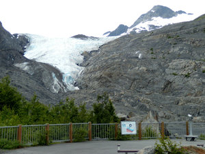 Can see just the start of icefield behind it