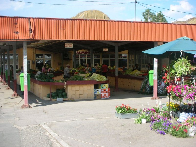 Fruit and flower market