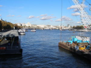 looking up theThames