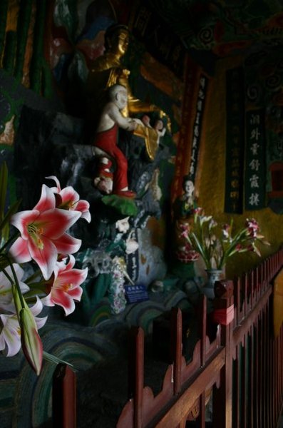 Shrine figure, Dragon Gate, Kunming