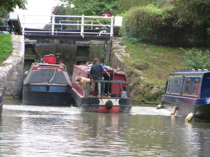 Shoving the butty into the lock
