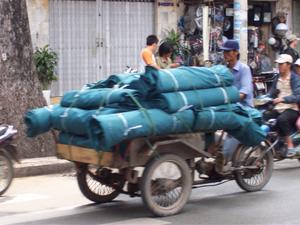 Vietnamese 18 wheeler