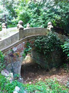 Garden bridge