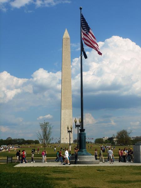 Washington Monument & Flag