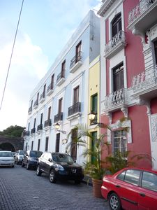 The slimmest house in San Juan