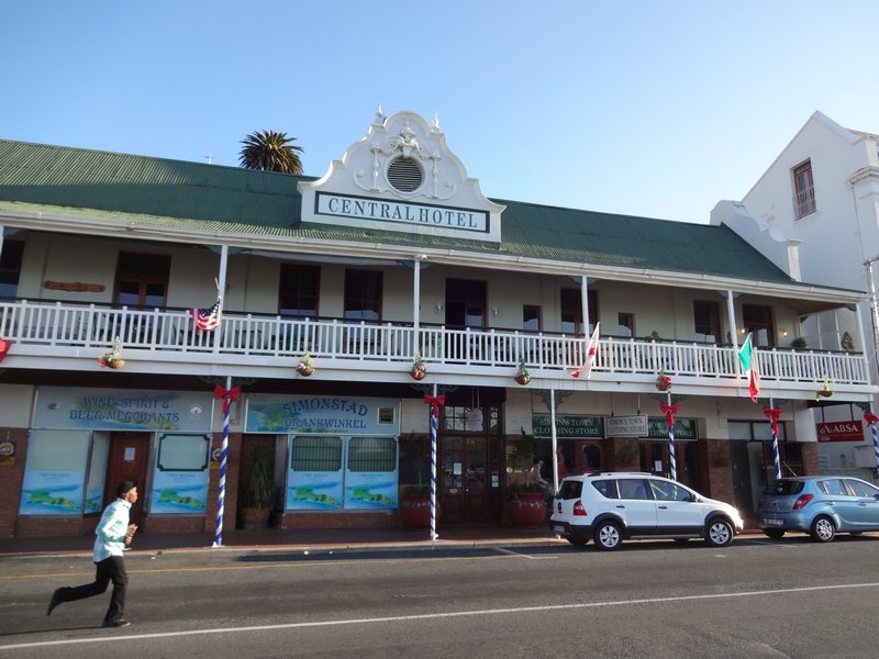 76. Central hotel in Simons Town