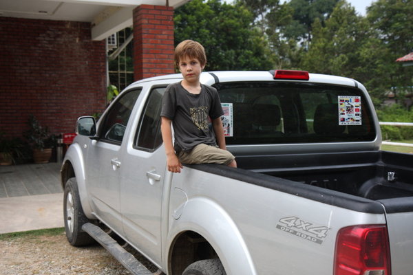 Pickup-Truck fahren - Aaron's Lieblingsbeschäftigung 