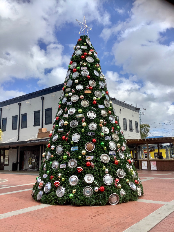 Christmas tree at Old Town 
