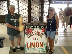 Limon, Costa Rica - me, fake Lulu & Sandy