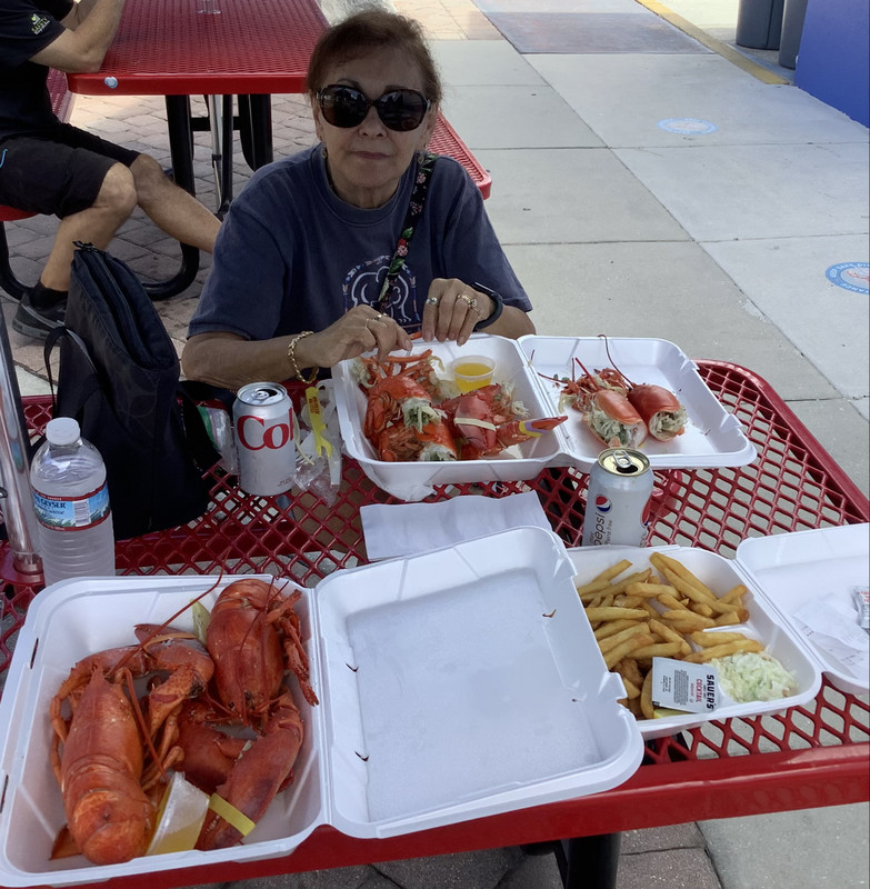 Sandy eating lobsters at Bar Harbor! 