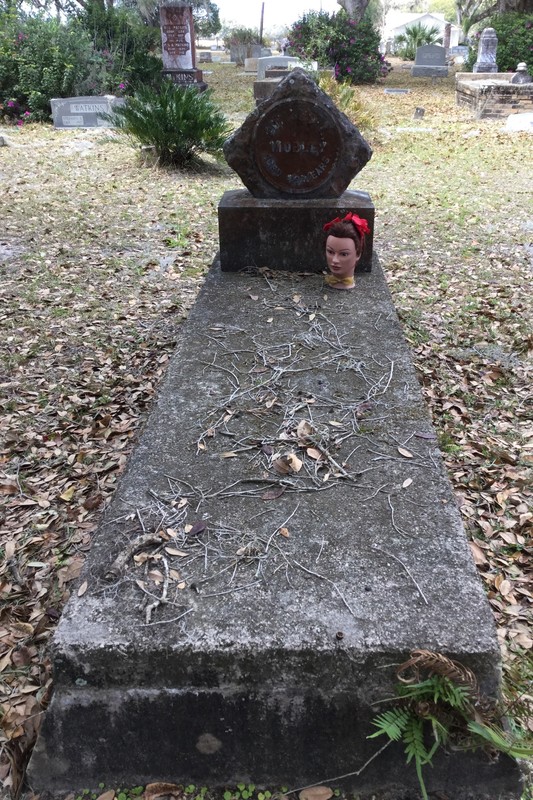 Lulu on another gravestone