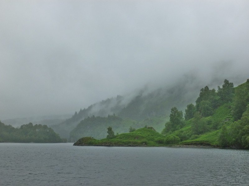 Loch Katrine im Nebel