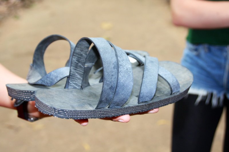Sandals made from tyres