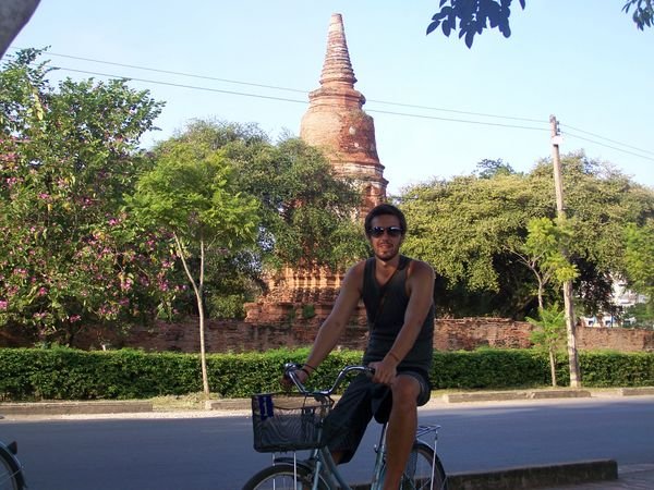 Dscovering ancient Ayutthaya by bike
