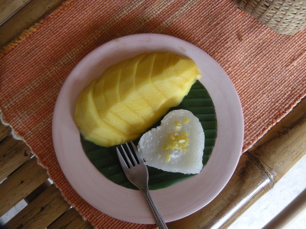 Sticky rice and mango