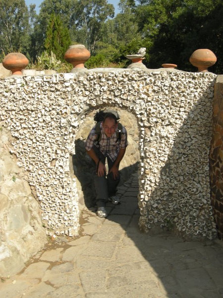 Chris in a hobbit arch