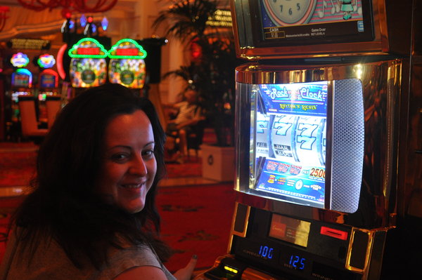 Kelly On The Slots