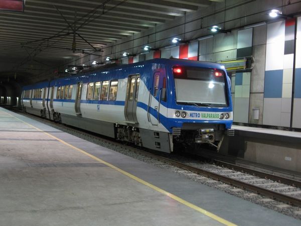 Modern metro system between Viña and Valpo