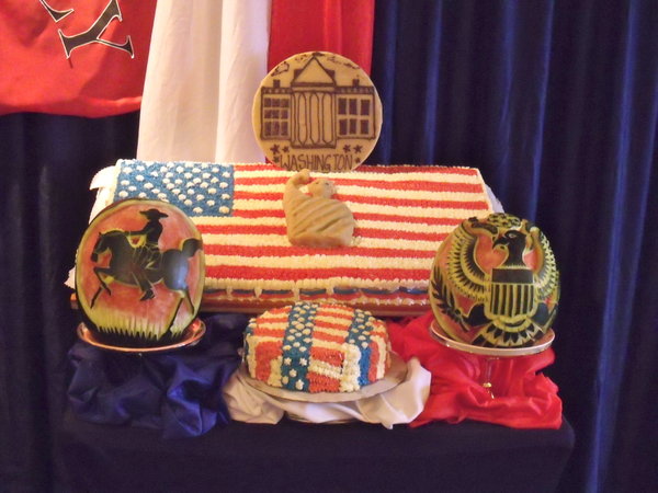 Am. Flag cake display