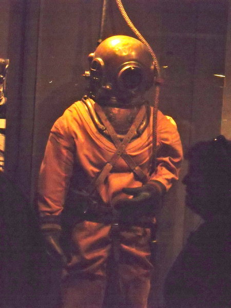 Early diving suit