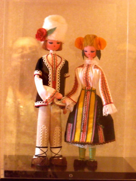 dolls with national outfits