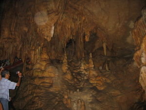 The dimensions as well as the formations in the cave are visible here