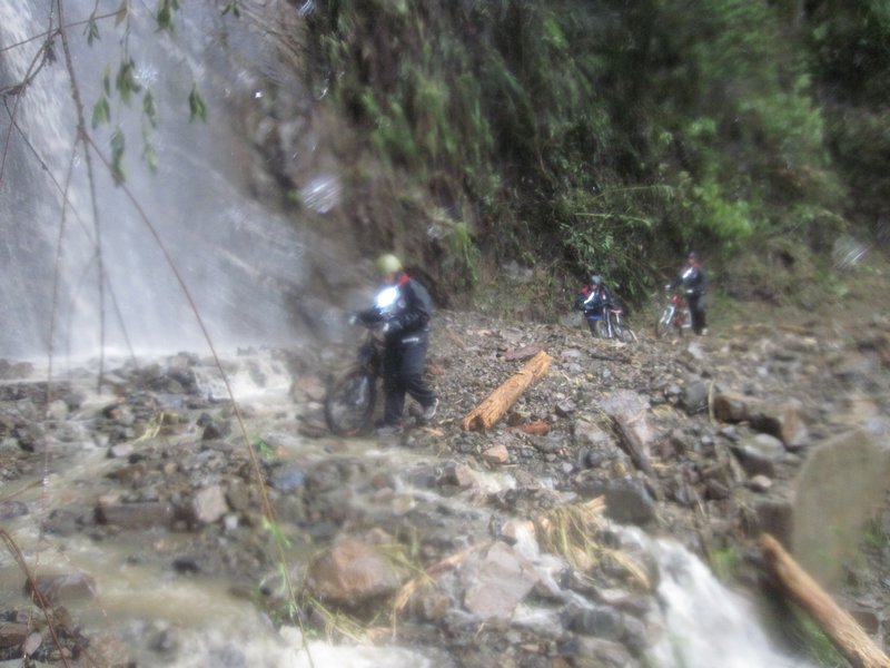 Crossing the landslide 