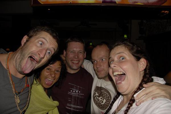 Ronald, Melissa, Mark, Luukkie en Liekkie - Oud en Nieuw 2006-2007 in Wild Orchid Villa Bangkok