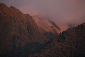 Nieuw Zeelandse Alpen bij zonsondergang