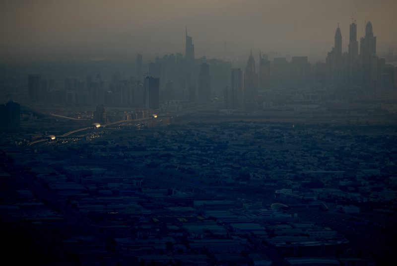 Vanaf de Burj Khalifa, met de metrostations mooi in het licht