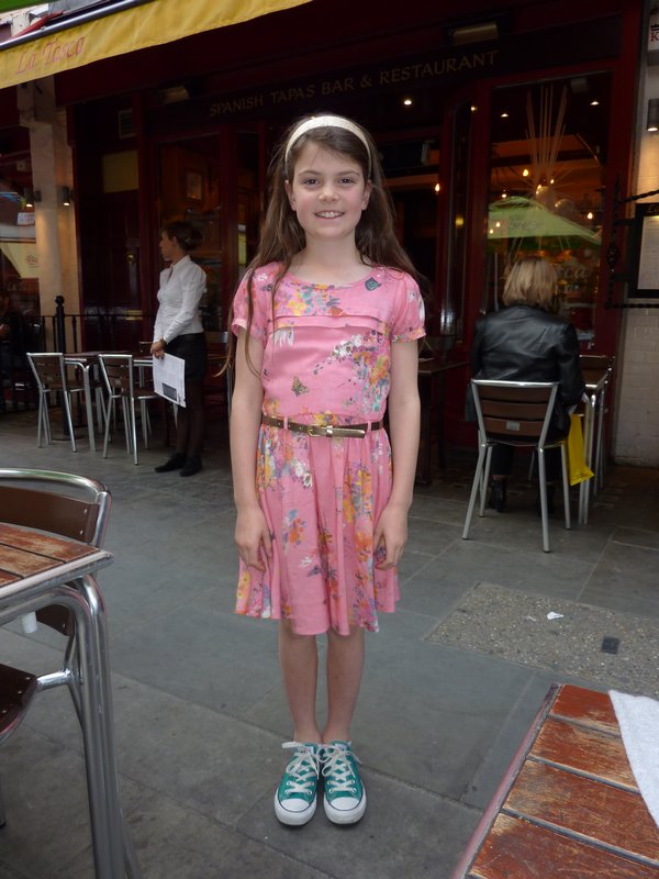 London Lucy - groovy in dress and cons