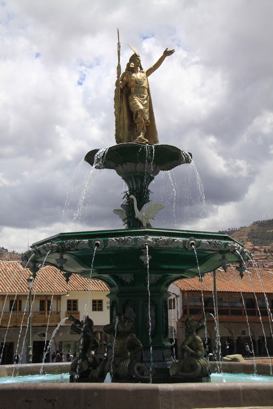 statue in the plaza de armas